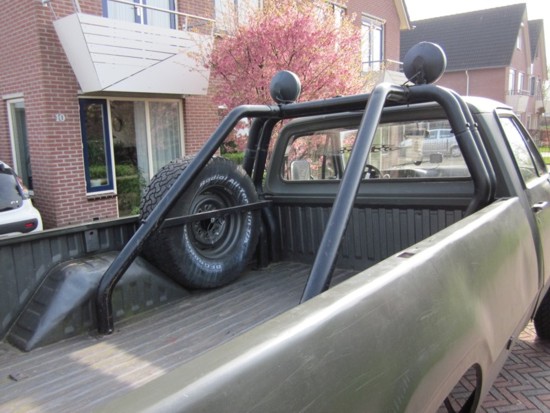 Dodge W200 rollbar laadbak