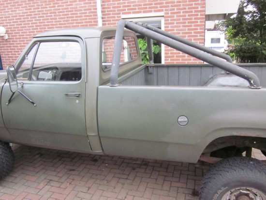 Dodge W200 rollbar laadbak