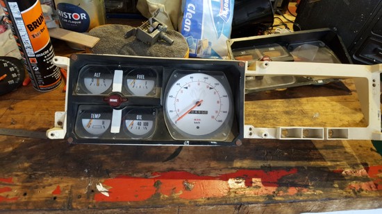 Dodge W200 snelheidsmeter