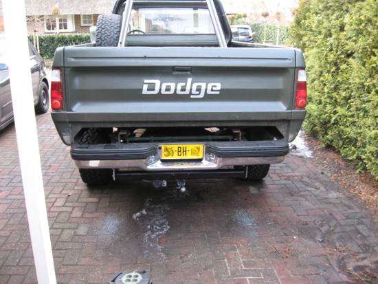 Dodge W200 trekhaak monteren